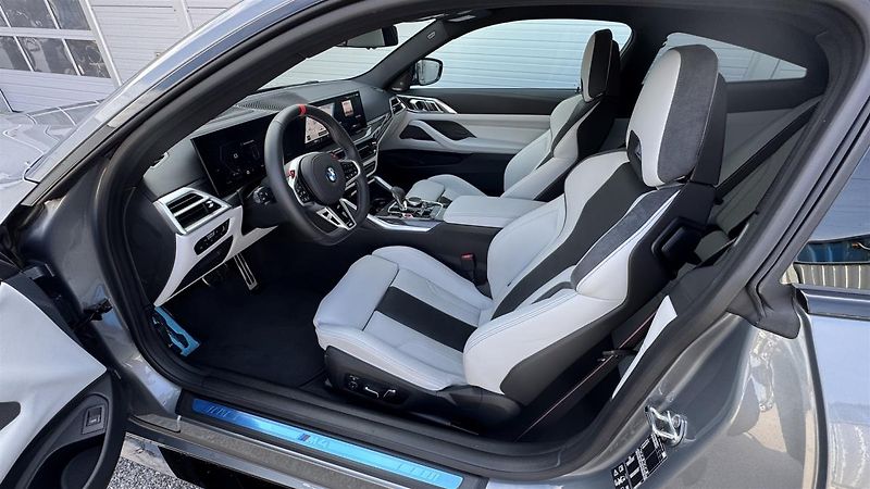 BMW M4 Competition M xDrive - fotka 5 z 14