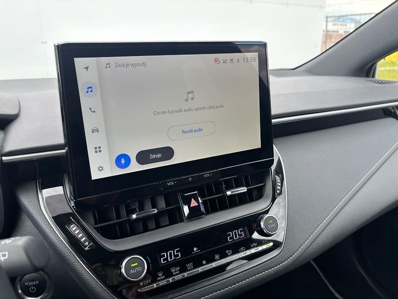Toyota Corolla 1.8 HSD e-CVT Style Tech - fotka 18 z 28