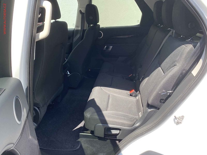 Land Rover Discovery (2017) 3.0 Tdv 6 4x4, ČR, AT, LED - fotka 10 z 21