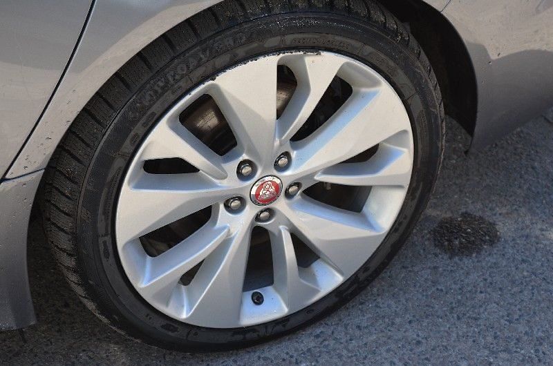 Jaguar XF - fotka 12 z 16