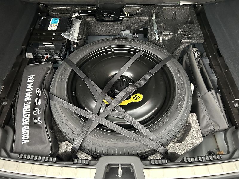 Volvo XC60 2.0 B4 4x4 ULTIMATE - fotka 29 z 31