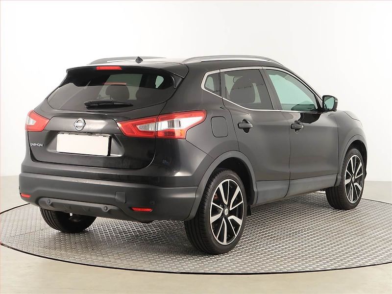 Nissan Qashqai (2017) 1.5 dCi, Navi, Xenony - fotka 5 z 17