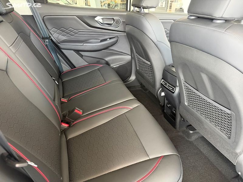 BAIC X75 (2025) ALL IN 130 kW Panorama DCT - fotka 20 z 28