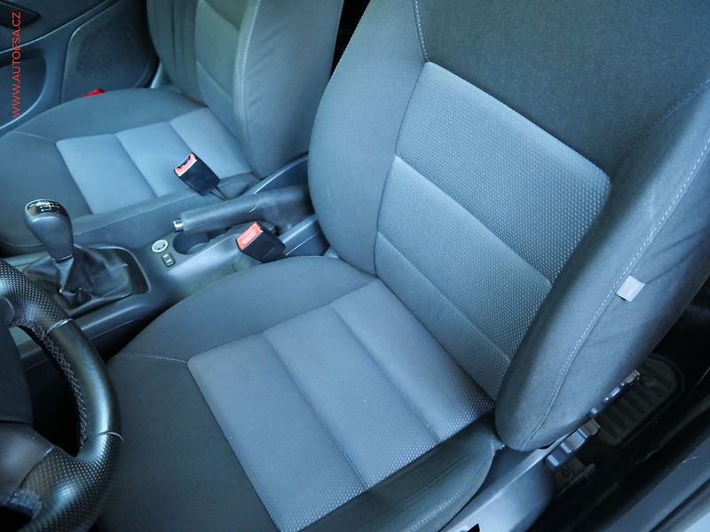 Škoda Octavia (2008) 1.9TDI, ČR, autoAC - fotka 9 z 16