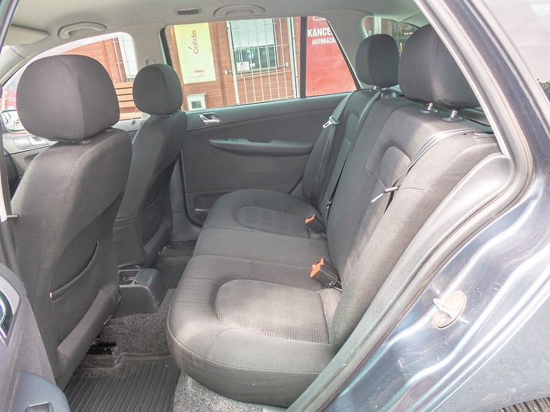 Škoda Fabia (2006) 1.4i 16V 74KW – PO ROZVODECH - fotka 32 z 41