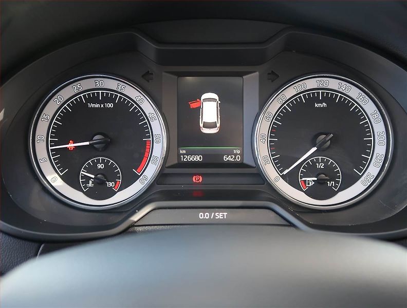 Škoda Octavia (2017) 1.6 TDI, Tempomat - fotka 11 z 18