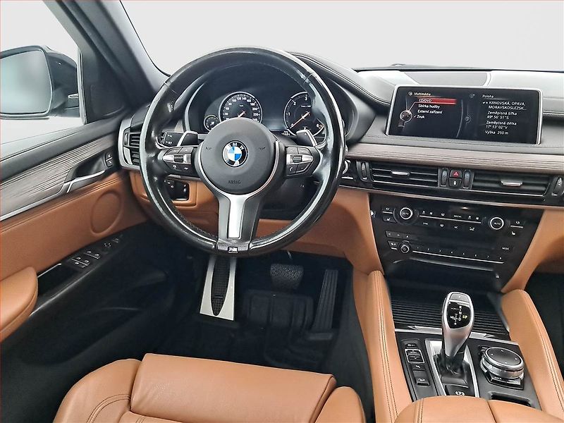 BMW X6 (2016) M Paket xDrive30d - fotka 7 z 21