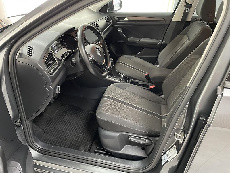 Volkswagen T-Roc 1.5 TSi ČR 6M ACC TZ  - fotka 18 z 28