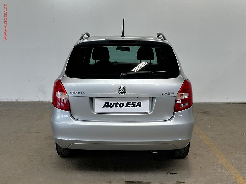 Škoda Fabia (2014) 1.2 TSi, ČR, AC, temp, STK3 - fotka 5 z 13