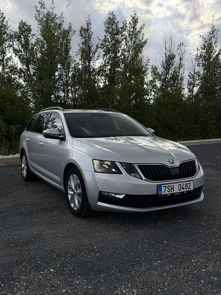 Škoda Octavia (2019) 1. Majitel, Dovoz - fotka 3 z 21