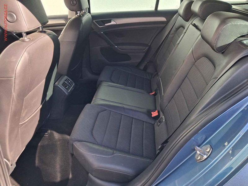 Volkswagen Golf (2015) 2.0 TDi, LED, TZ, navi, panor - fotka 10 z 18