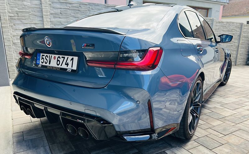 BMW M3 (2022) Comp., XDrive, HUD, Akrapovic - fotka 21 z 32