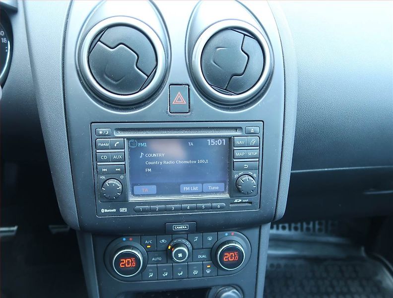 Nissan Qashqai (2013) 1.6, Tempomat, Park. senzory - fotka 12 z 15