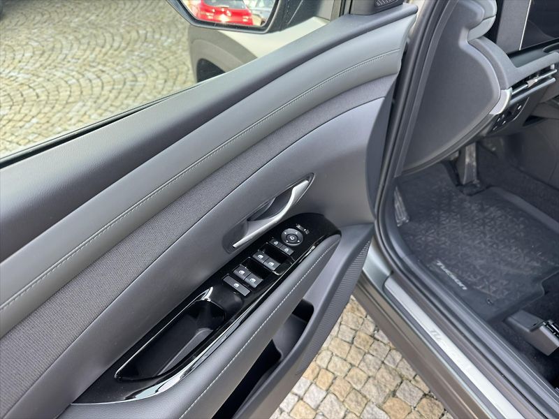 Hyundai Tucson 1,6 T-GDi, 20 years, DCT - fotka 7 z 10