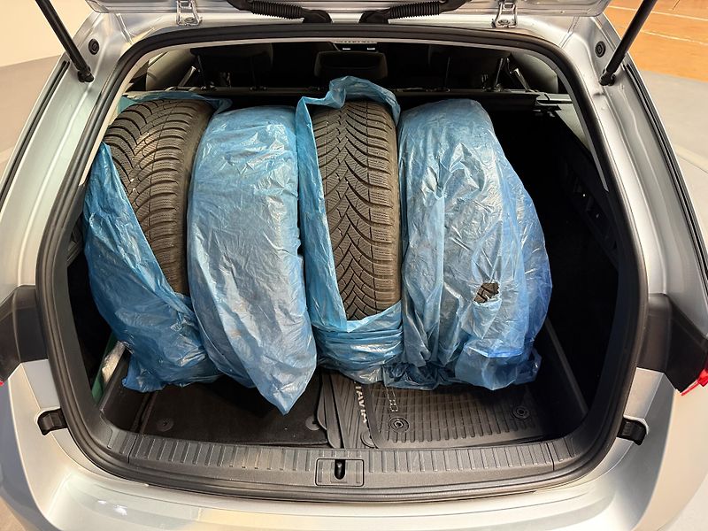 Škoda Octavia 2.0 TDI 110kW DSG Style Combi - fotka 12 z 14
