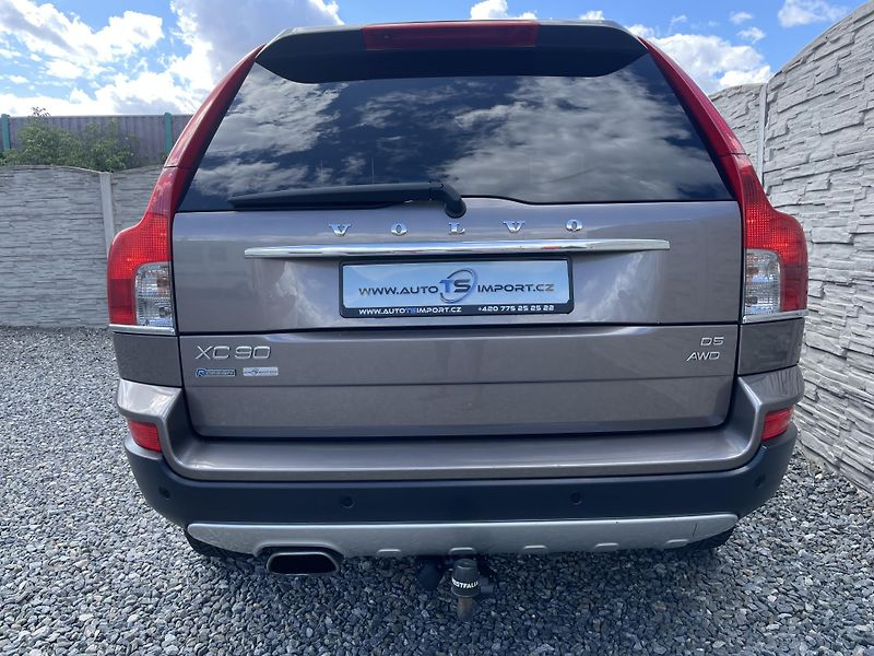 Volvo XC90 2.5TDi D5 200PS AWD R-DESIGN!! - fotka 4 z 180