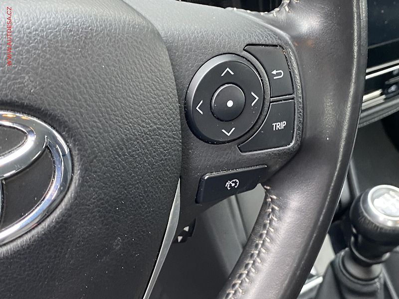 Toyota Auris (2015) 1.2T, Comfort, TZ, kamera - fotka 13 z 18