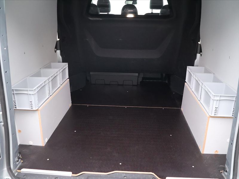 Renault Trafic 2,0 dCi 125kW Automat CZ DPH - fotka 10 z 33