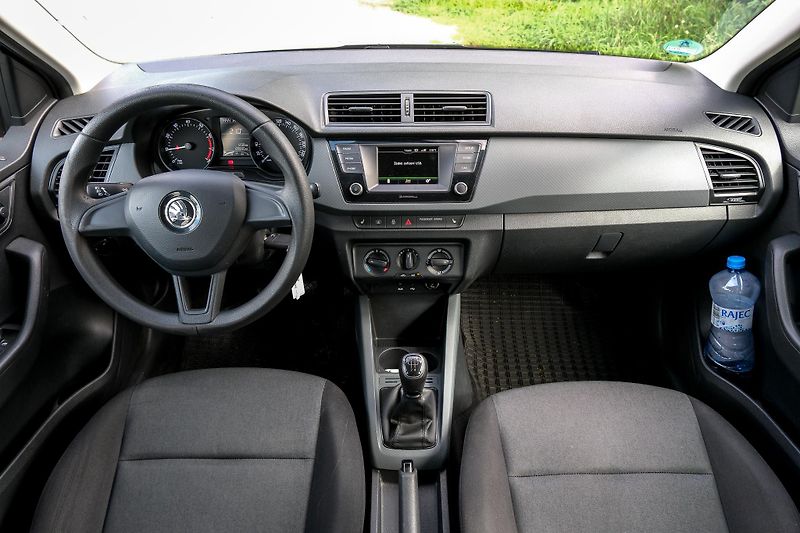 Škoda Fabia (2018) po servisu | vyhř. sedadla - fotka 4 z 16