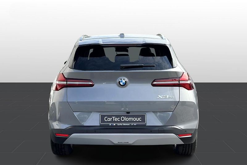 BMW X3 20 xDrive - fotka 4 z 10