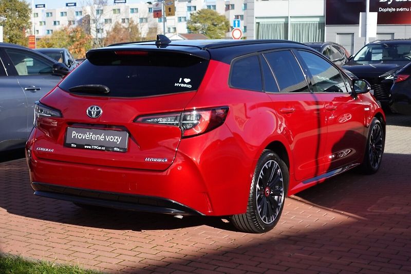 Toyota Corolla 1,8 HEV GR Spot Dynamic - fotka 4 z 31