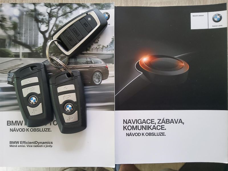 BMW Řada 5 (2016) 520d xDr.  ČR navi nez. topení - fotka 24 z 24