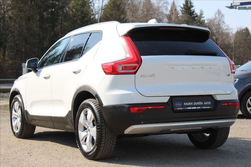 Volvo XC40 2,0 T4  1MAJ,4x4,MOMENTUM PRO - fotka 7 z 43