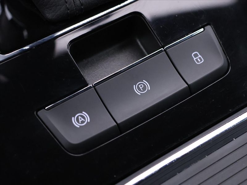 Škoda Superb 2,0 TDI 147kW CZ 4x4 L&K DSG D - fotka 41 z 52