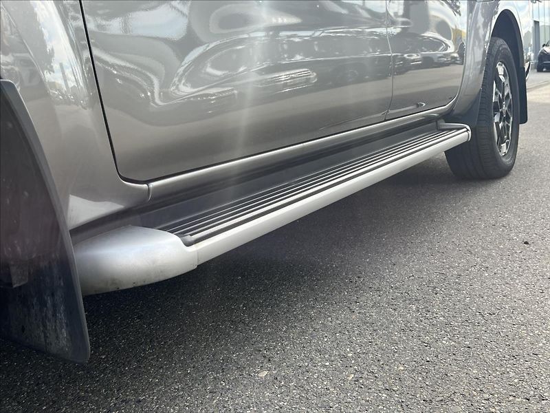 Nissan Navara 2,3 dCi  Tekna NP300 AT - fotka 27 z 39