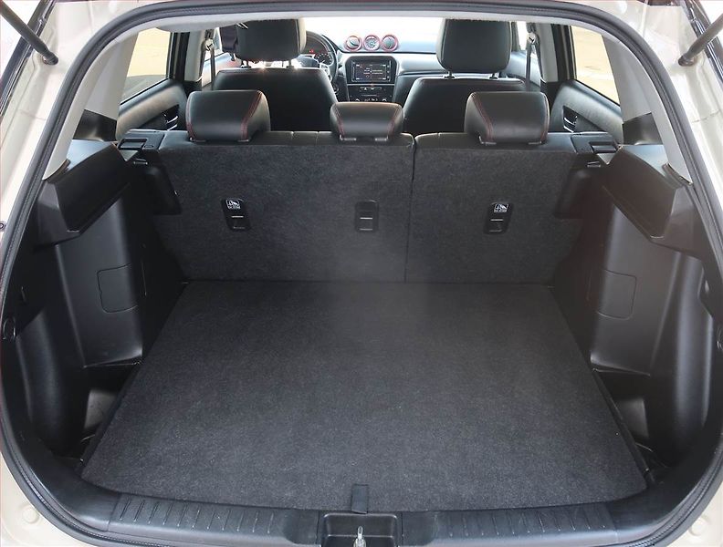 Suzuki Vitara (2016) 1.4 BoosterJet, 4X4, Automat - fotka 14 z 25