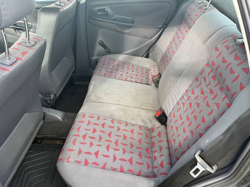 Seat Cordoba (2001) 1.4 8V 44 kW Stella - fotka 9 z 20
