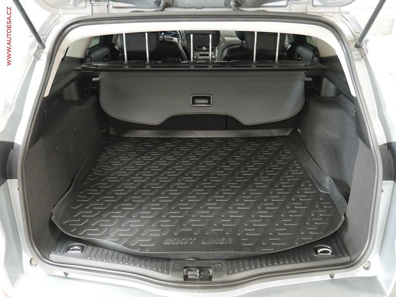 Ford Mondeo (2010) 2.0TDCi, 2.maj,ČR, Xenon - fotka 7 z 20