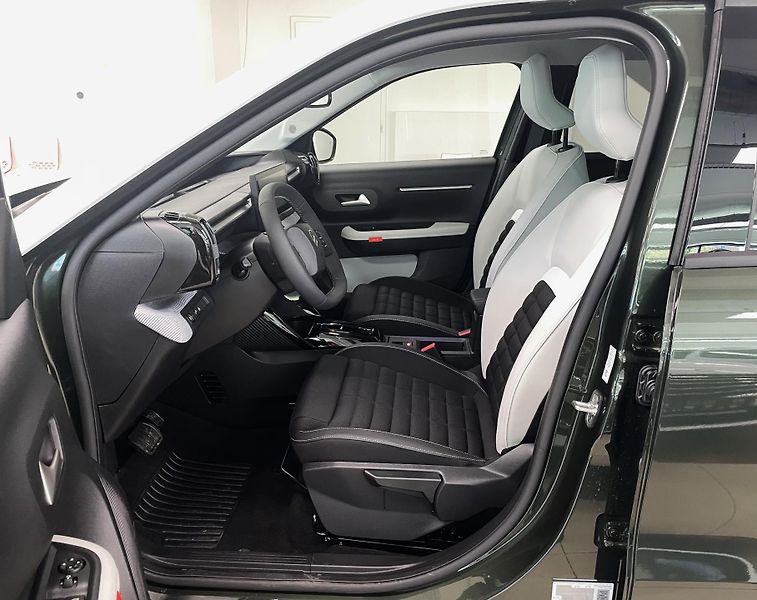 Citroën C3 Aircross (2026) MAX Hybrid 145k Aut 7 míst - fotka 10 z 25