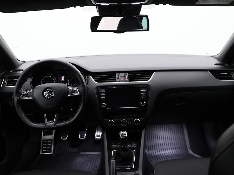 Škoda Octavia 2,0 TDI 135kW Xenon RS - fotka 23 z 31