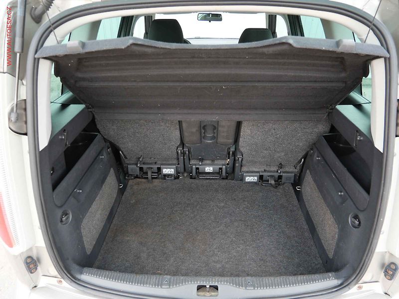 Škoda Roomster (2009) 1.4i, Sport, TZ - fotka 7 z 15