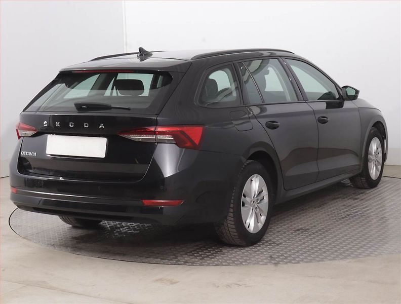 Škoda Octavia (2021) Ambition 2.0 TDI, Automat - fotka 5 z 16