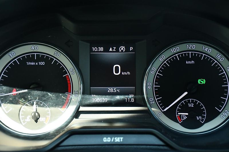 Škoda Octavia 1.5TSi 110kW DSG NAV ACC - fotka 29 z 48