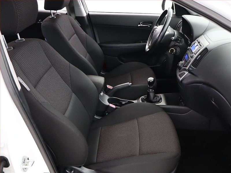 Hyundai i30 (2010) 1.4 CVVT, po STK, dobrý stav - fotka 7 z 13