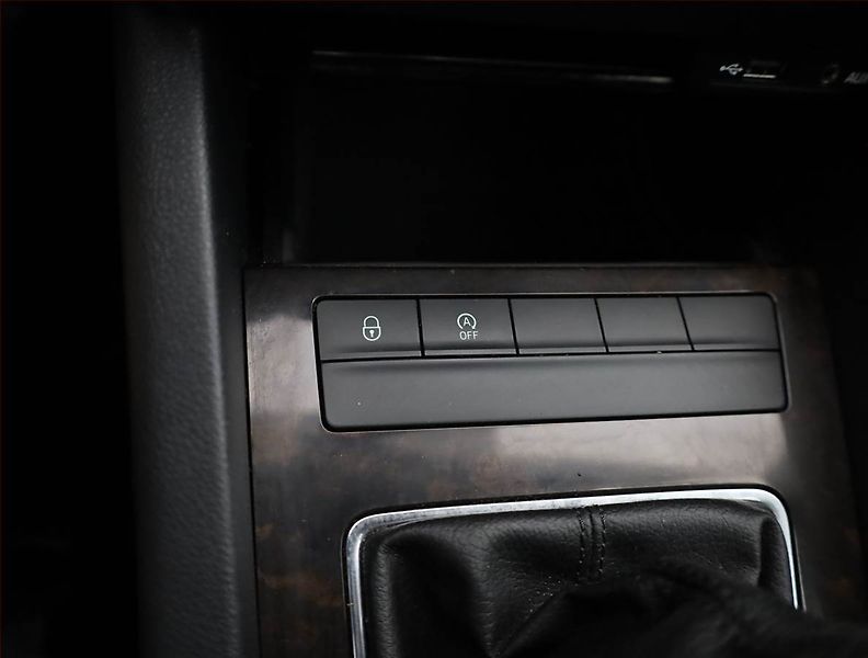 Škoda Octavia (2013) Ambition 1.6 TDI, Tempomat - fotka 14 z 19