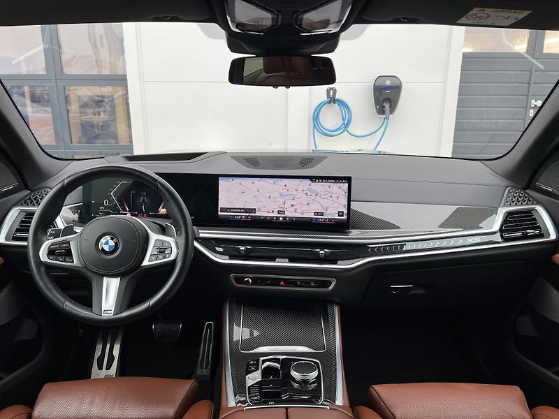 BMW X5 xDrive 30d M-Sport - fotka 6 z 33
