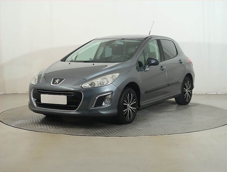 Peugeot 308 (2011) 1.6 HDi, Tempomat - fotka 2 z 13