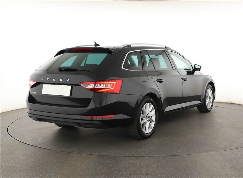 Škoda Superb (2024) Style 1.5 TSI - fotka 5 z 19