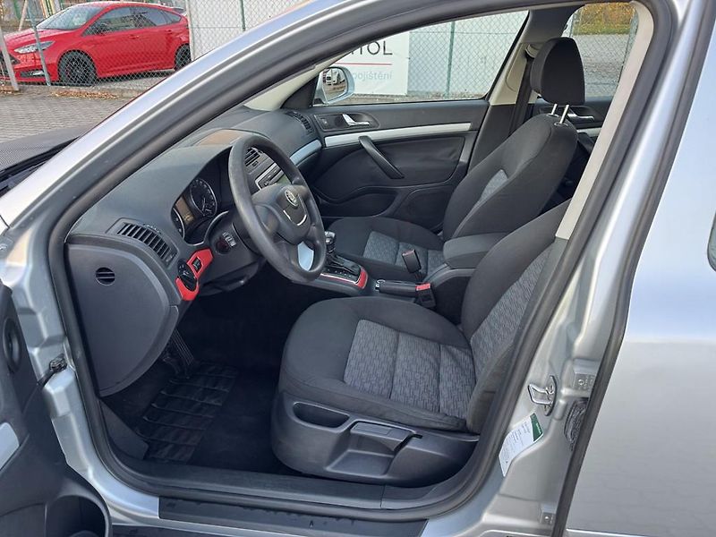 Škoda Octavia 1.4 TSI 90 kW DSG, aut. klima - fotka 6 z 17