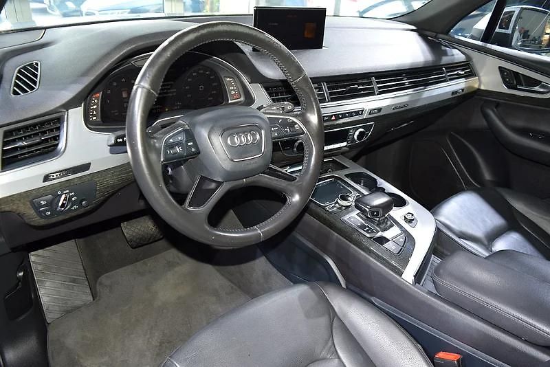 Audi Q7 (2016) Velké prémiové SUV - fotka 7 z 17