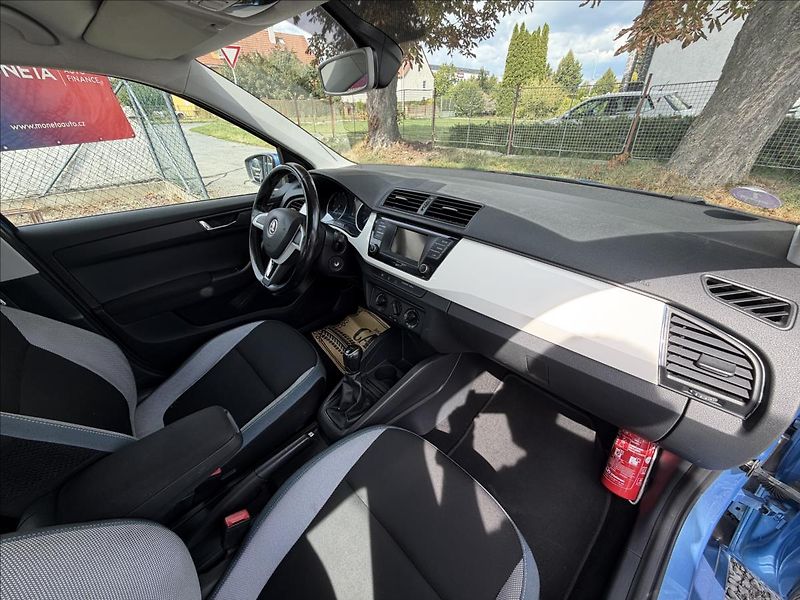 Škoda Fabia 1,2 TSi  Serviska,Senzory,AC - fotka 25 z 42