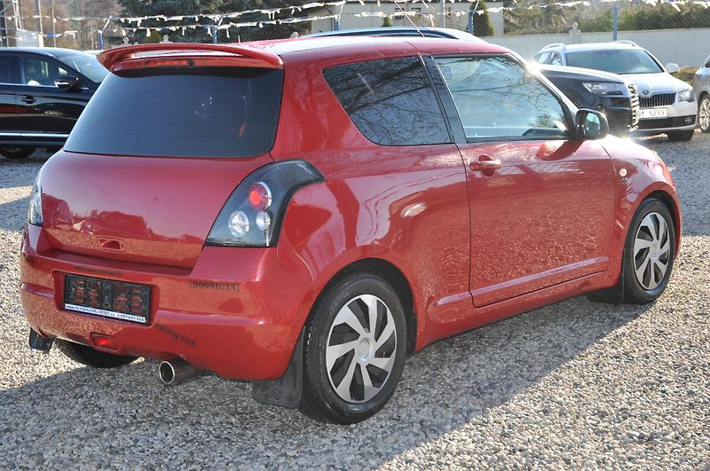 Suzuki Swift 1.3i 68kW - fotka 3 z 16