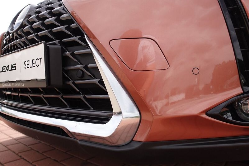 Lexus UX 300h UX300h 2,0 HEV Business Tech - fotka 32 z 34