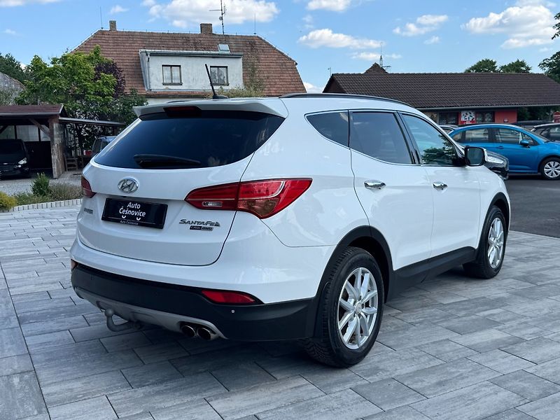 Hyundai Santa Fe (2014) 2,2 CRDI 145 Kw 4x4 - fotka 5 z 31