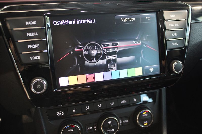 Škoda Superb TDi DSG 4x4 L&K ACC/Canton - fotka 23 z 31