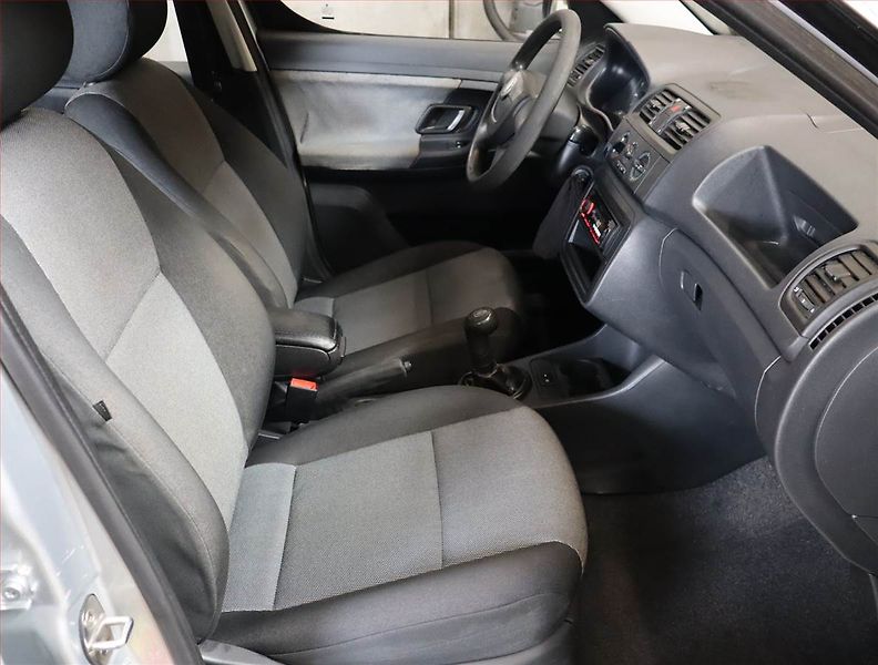 Škoda Roomster (2011) 1.4 16V, Serv.kniha - fotka 9 z 18